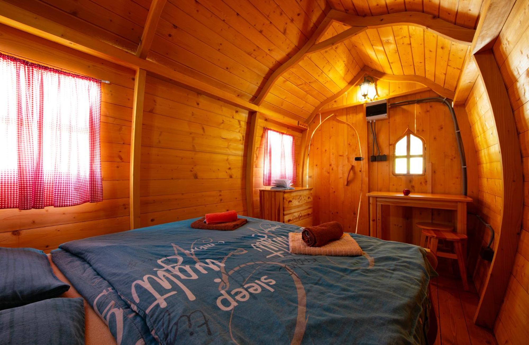 Ranc Pod Ostrou Skalou Guest House Stratená Екстериор снимка