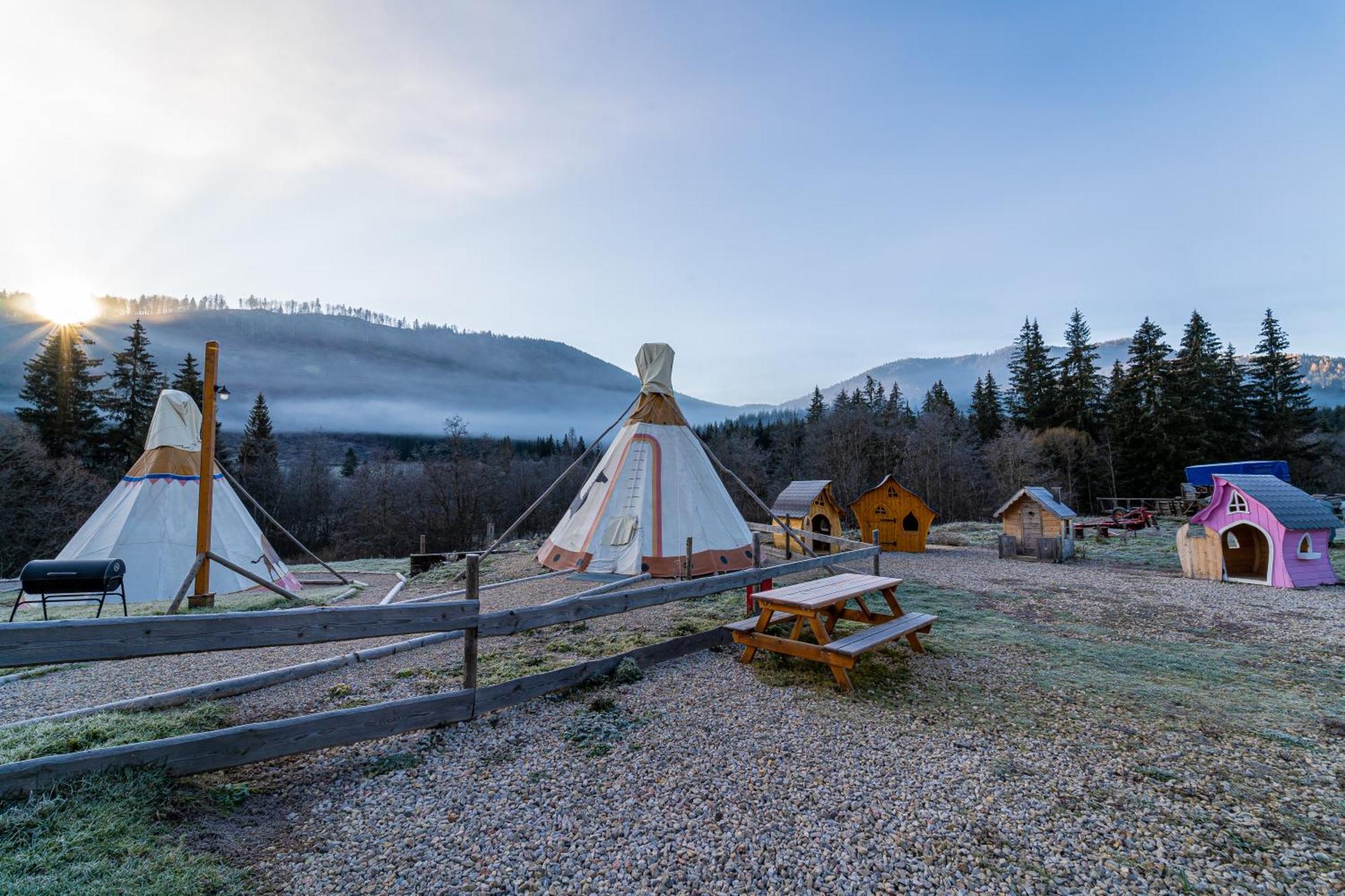 Ranc Pod Ostrou Skalou Guest House Stratená Екстериор снимка